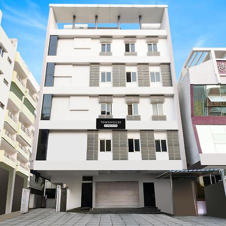 Super Townhouse Alwal Road Hotel Trimulgherry Exterior photo