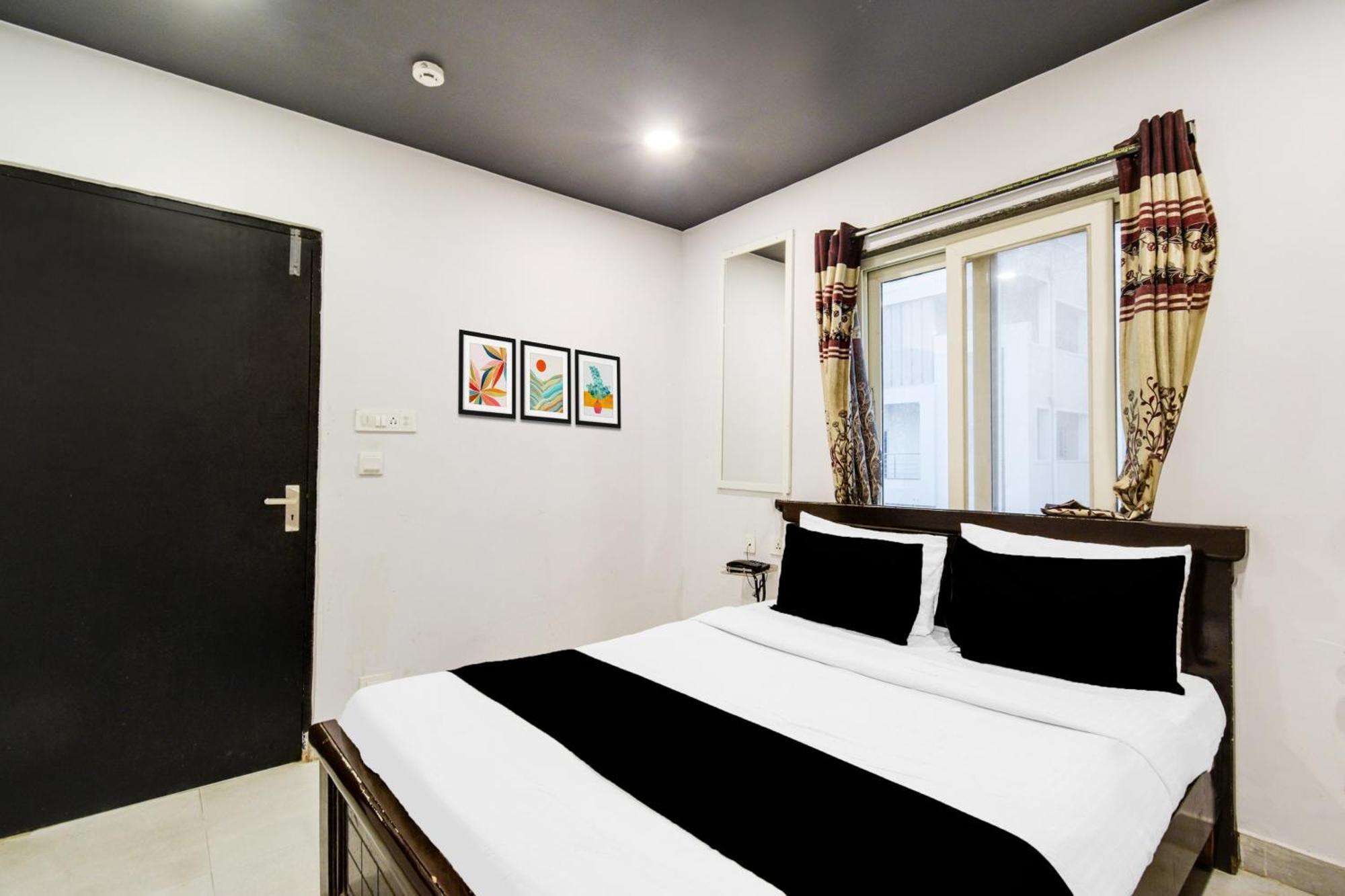 Super Townhouse Alwal Road Hotel Trimulgherry Exterior photo